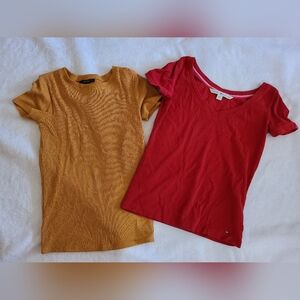 Bundle of 2 cute ribbed short sleeve shirts Tommy Hilfiger & Forever 21 Size S